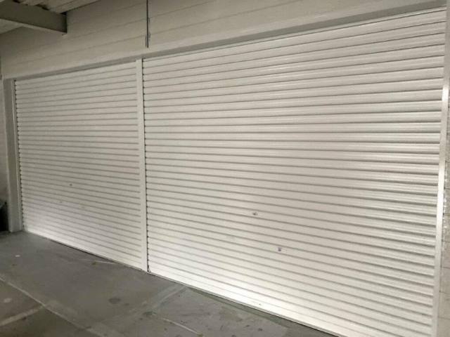 名古屋市中区　３階建てビル　ツートンカラー　外壁塗装　施工例　シャッターボックス塗装　完成　イメージ