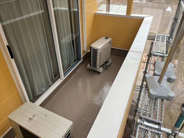 名古屋市北区　おしゃれなクワトロトーン　洋風住宅外壁塗装　施工例　ベランダFRP防水塗装　完成　イメージ