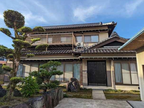 小牧市　上品なベージュ系　和風住宅　外壁塗装　施工例の写真