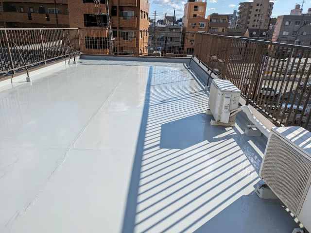 名古屋市北区　河内屋ビル様　外壁修繕塗装　施工例　屋上バルコニー塗装完成　イメージ