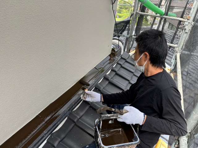 日進市　やさしいベージュ系　和風住宅　外壁塗装　施工例　屋根笠木塗装イメージ