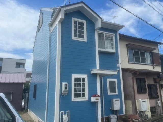 名古屋市北区　ブルー系　北欧風住宅　外壁塗装　施工例の写真
