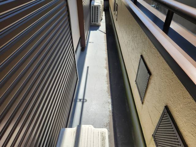 中村区 南欧風住宅 ブロック多彩仕上げ 外壁塗装 施工例 ベランダ塗装前 イメージ