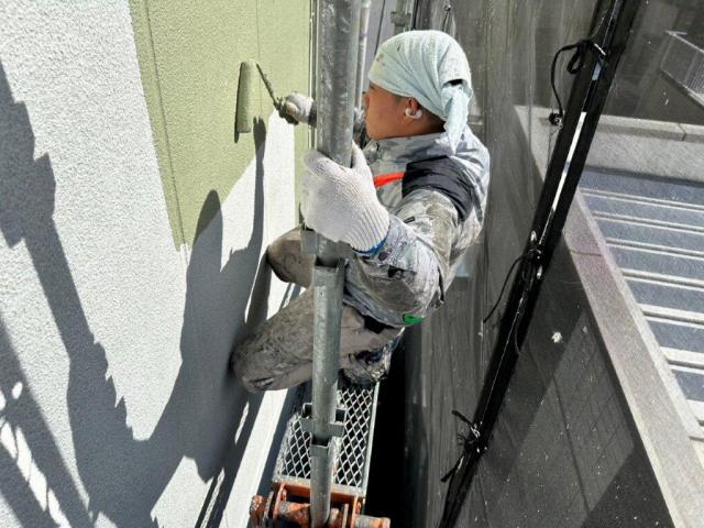 名古屋市中区 賃貸アマンション「グリーンハウス」様 外壁塗装 施工例 外壁上塗り1回目 イメージ