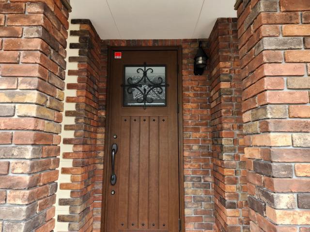 中村区　南欧風住宅　ブロック多彩仕上げ　外壁塗装　施工例　玄関ポーチ外壁擬石塗装完成　イメージ