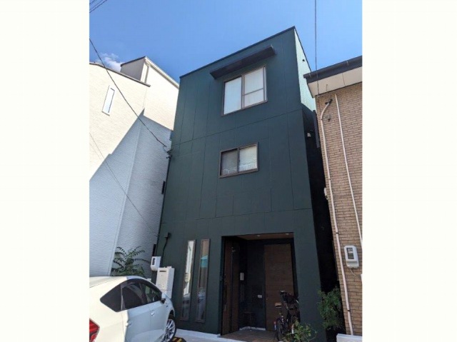 名古屋市東区　グリーン系　モダン住宅外壁塗装　施工例の写真