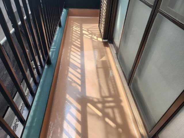 名古屋市東区　グリーン系　モダン住宅外壁塗装　施工例　ベランダ防水完成　イメージ