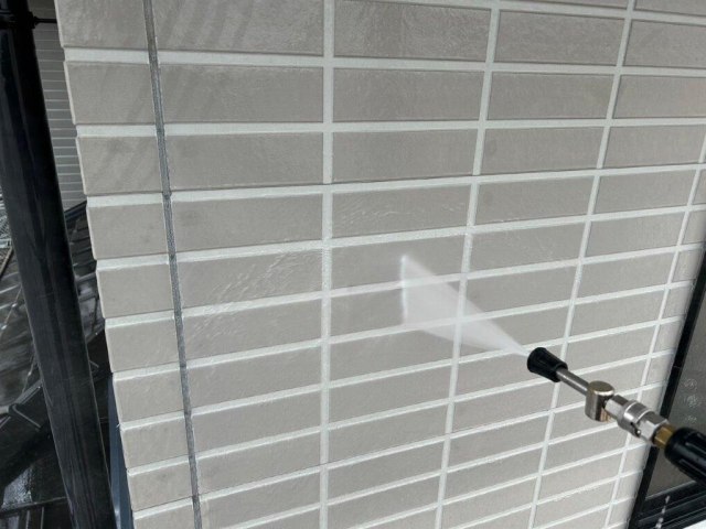 尾張旭市 モダン住宅 グレー系 外壁多彩仕上げ塗装 施工例 高圧洗浄 イメージ