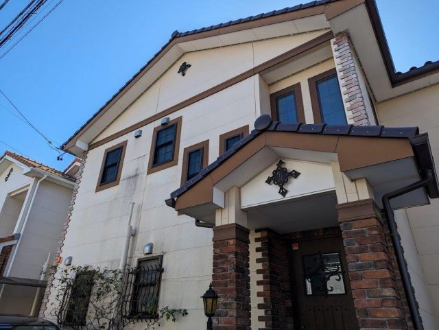 中村区 南欧風住宅 ブロック多彩仕上げ 外壁塗装 施工例 塗装前 イメージ
