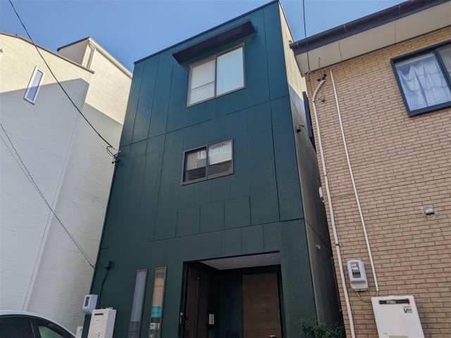 名古屋市東区　グリーン系　モダン住宅外壁塗装　施工例　塗装前　イメージ