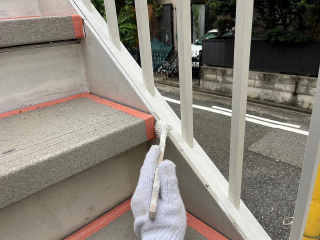 名古屋市北区 賃貸アパート「メゾンひかり」様 外壁塗装 施工例 鉄骨階段塗装 イメージ