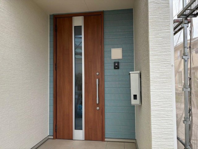 大治町　おしゃれな北欧風住宅　外壁塗装　施工例　玄関塗装　完成　イメージ