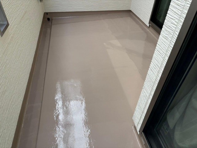 大治町　おしゃれな北欧風住宅　外壁塗装　施工例　バルコニー床　防水塗装　イメージ