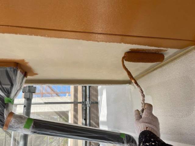 小牧市 黄土色系 和モダン住宅 外壁塗装 施工例 軒天塗装上塗り イメージ