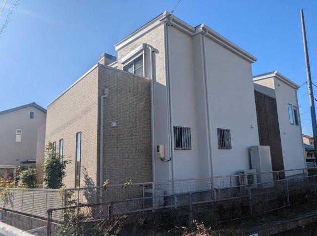 一宮市　アーバンモダン住宅　外壁塗装　施工例　外壁塗装完了　イメージ
