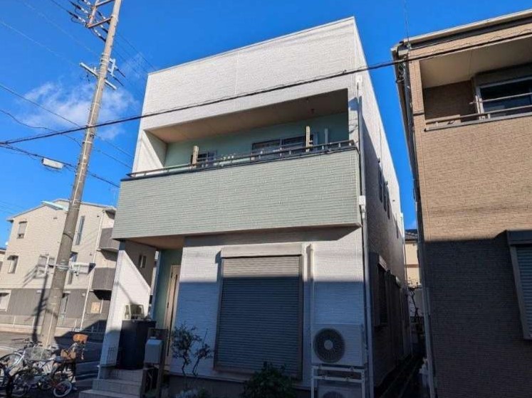 中村区　シンプルモダン住宅　外壁塗装ダブルトーン仕上げ　　施工例の写真