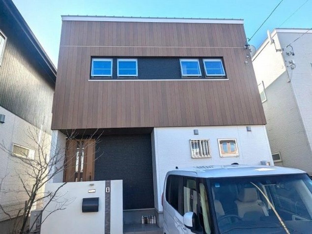尾張旭市　シンプルモダン住宅　外壁塗装　施工例の写真