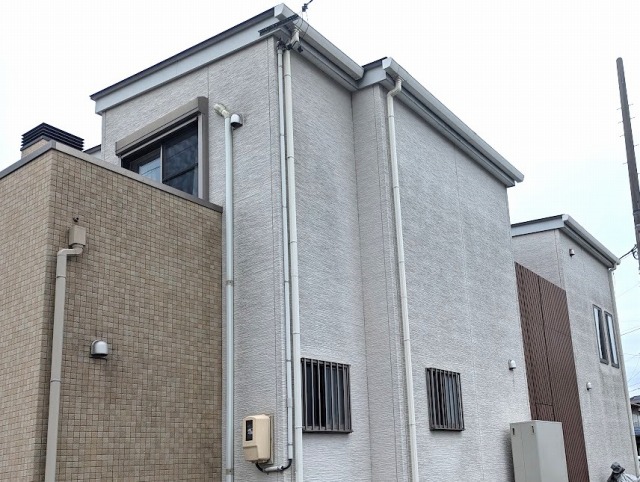 一宮市 アーバンモダン住宅 外壁塗装 施工例 塗装前外壁汚れイメージ