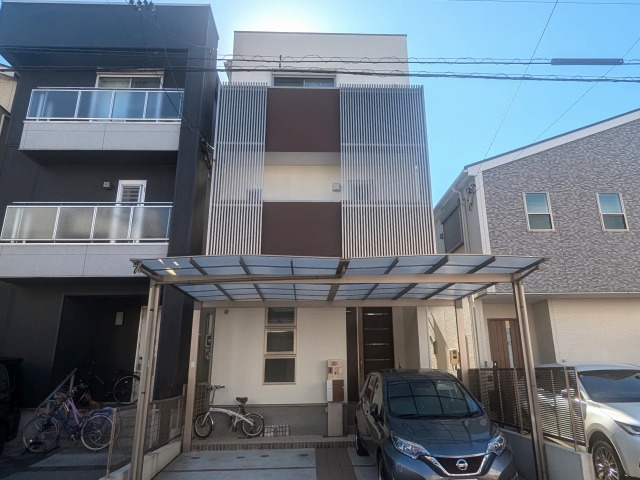 名古屋市西区　茶×ベージュ系　モダン住宅外壁塗装　施工例の写真