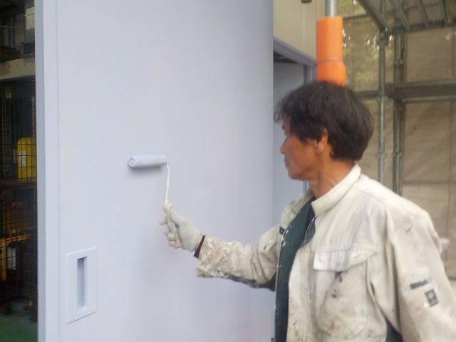 名古屋市緑区 倉庫 屋根 外壁塗装 施工例 ハンガー扉塗装 イメージ