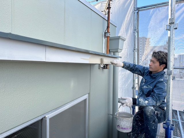 瑞穂区 グリーン系 賃貸マンション外壁塗装 施工例 破風上塗り イメージ