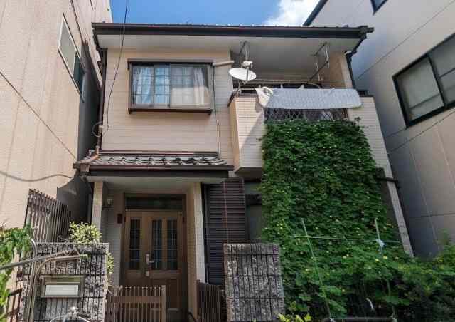 名古屋市港区 ベランダ多彩仕上げ 外壁塗装 施工例 塗装前 イメージ