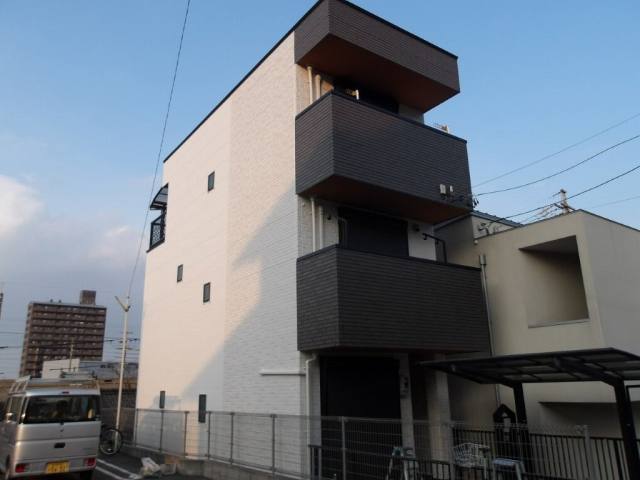 名古屋市東区　多彩仕上げ　シンプルモダン住宅　外壁塗装　施工例の写真