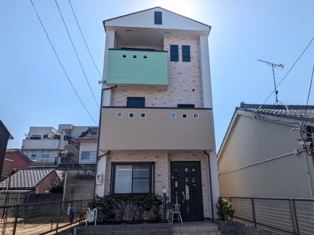 中村区　南欧風住宅　多彩仕上げ外壁塗装　施工例　完成　イメージ