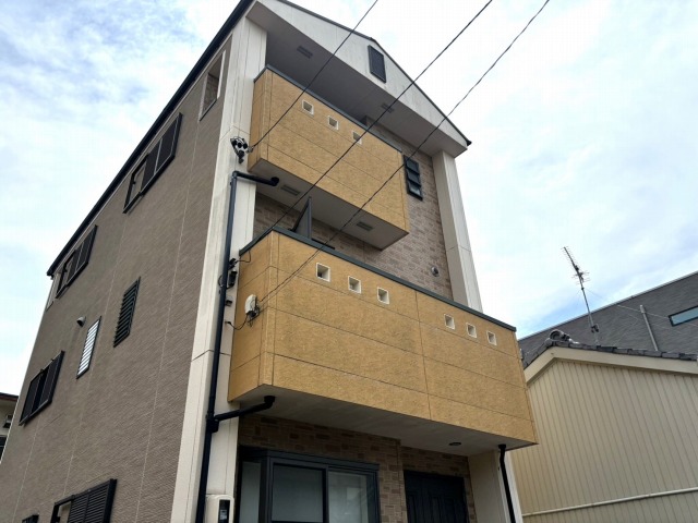 中村区　南欧風住宅　多彩仕上げ外壁塗装　施工例　塗装前　イメージ