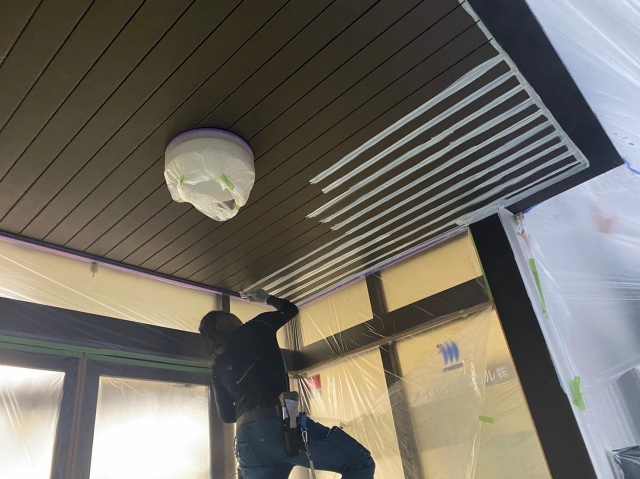 春日井市 社屋 ブルー×ホワイト系 外壁塗装 施工例 軒天錆止め イメージ