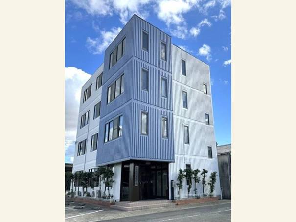 春日井市　社屋　ブルー×ホワイト系　外壁塗装　施工例の写真