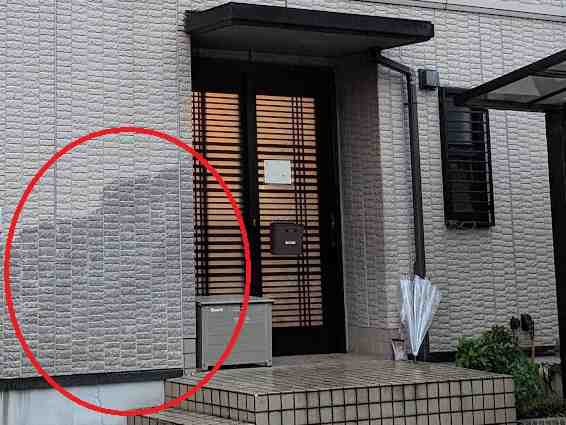 春日井市 トヨタホーム モダン住宅 外壁塗装 施工例 玄関汚れ イメージ