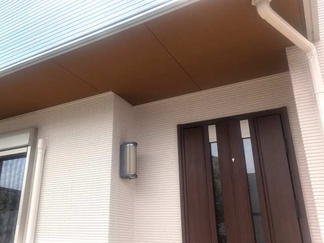 東海市　ブルー×ホワイト系　大和ハウス　外壁塗装　施工例　玄関軒・外壁塗装完成　イメージ