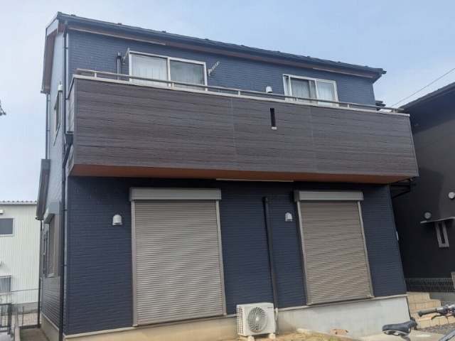 一宮市　ネイビー×ブラウン系　シンプルモダン住宅　外壁塗装　施工例　外壁塗装完成　イメージ
