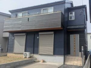 一宮市　ネイビー×ブラウン系　シンプルモダン住宅　外壁塗装　施工例