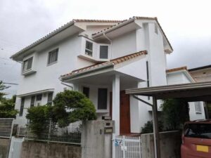 春日井市　ホワイト×オレンジ系　南欧風住宅　外壁塗装　施工例