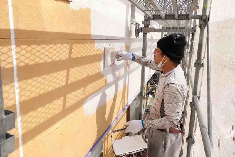 外壁サイディングローラー塗装の手順　下塗り（シーラー塗布）　イメージ