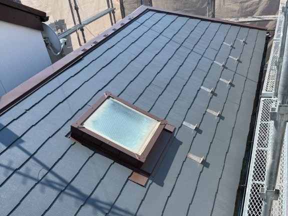 千種区　アイボリー×ブラウン系　ツートンカラー　外壁塗装　施工例　屋根塗装完成　イメージ