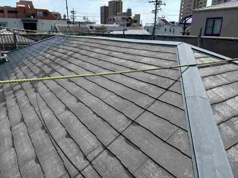 千種区　ナチュラル系ツートンカラー　賃貸アパート外壁塗装　施工例　屋根塗装前　イメージ