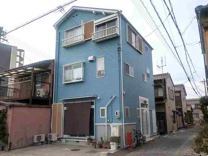 豊山町 O様邸｜シャビーなブルーで一新した北欧風の外壁塗装　施工例の写真