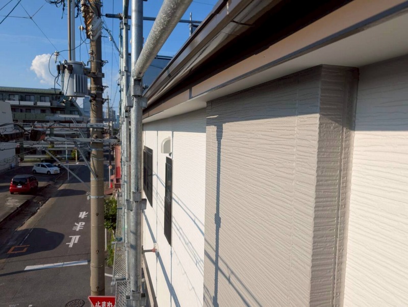 中川区 おしゃれなダブルトーン外壁塗装 施工例 2階 破風・樋・軒・外壁塗装完成 イメージ