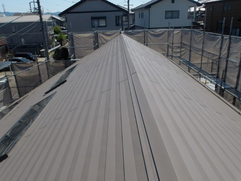 各務原市　ジョリパット×黒系突板で魅せる上質な外壁塗装ツートン仕上げ　施工例　屋根塗装前　イメージ