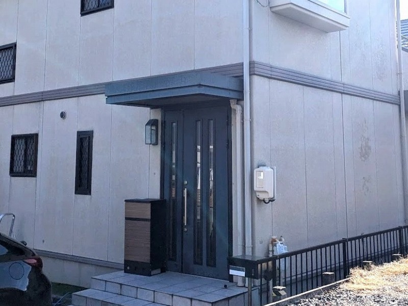 名古屋市緑区　セキスイハイム　ブラック×ホワイト系　外壁塗装　施工例　外壁塗装前汚れ　イメージ