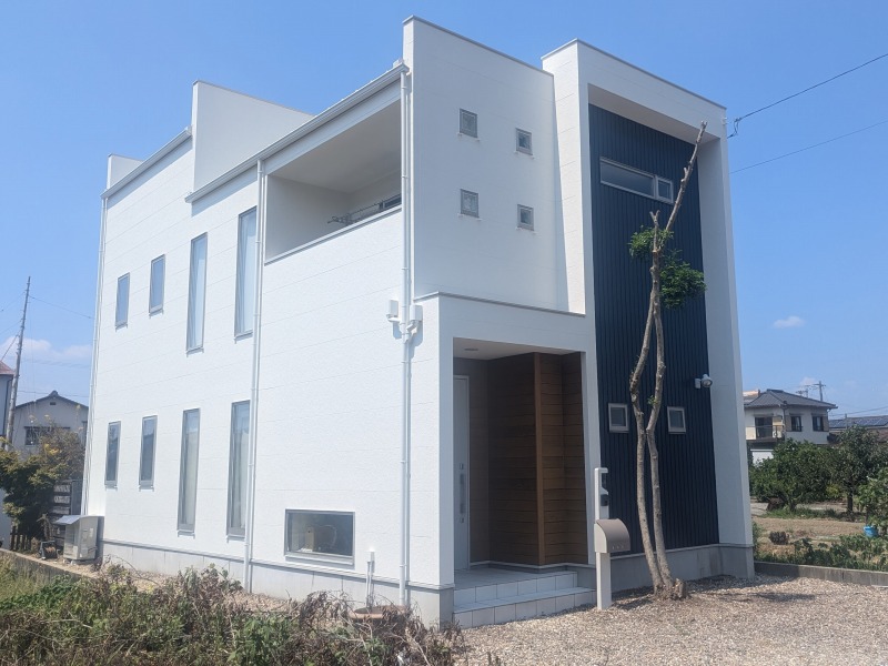 犬山市 くすみを一新!清潔感あふれるモダンな外観 外壁・屋根塗装 施工例の写真