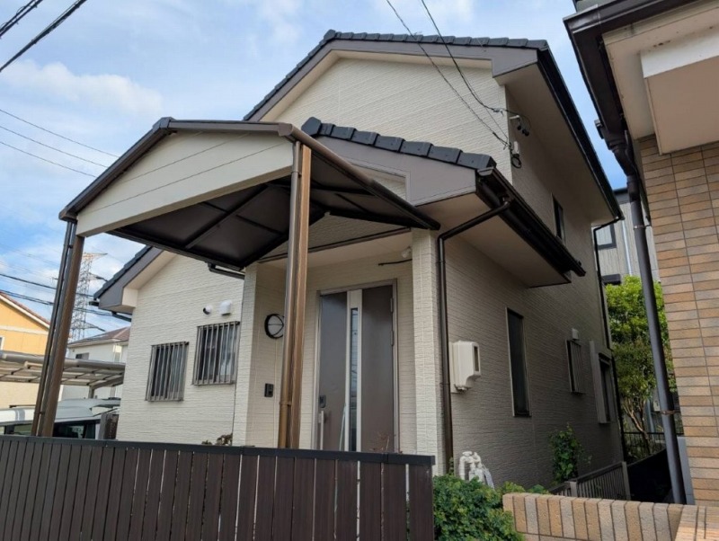 春日井市　サイディング外壁（ベージュ系）×木調アクセント　外壁塗装　施工例　イメージ
