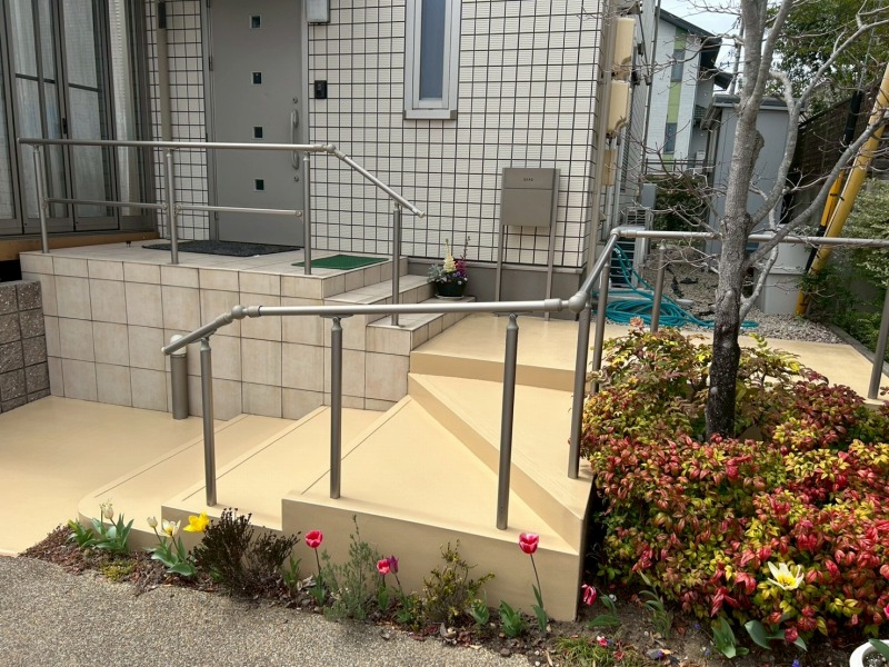 桑名市　玄関アプローチ床面塗装　施工例の写真