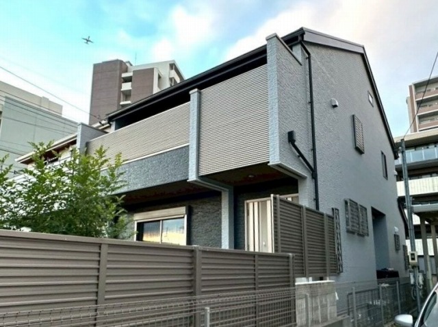 名古屋市北区 ブラック×グレー系 モダン住宅 外壁塗装 施工例 外壁南側 完成 イメージ