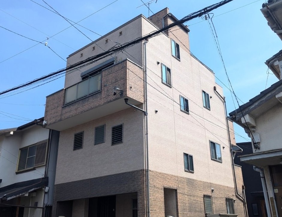 名古屋市北区　3階建　モダン住宅　多彩仕上げ外壁塗装　施工例　塗装前　イメージ