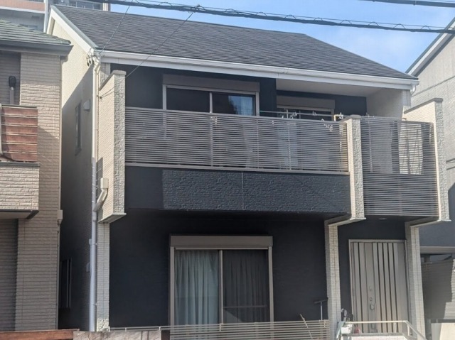名古屋市北区　ブラック×グレー系　モダン住宅　外壁塗装　施工例　塗装前　イメージ