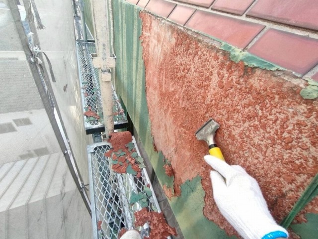 名古屋市西区　3階建ビル　スタイリッシュグレー系　外壁塗装　施工例　外壁塗膜剥離作業　イメージ